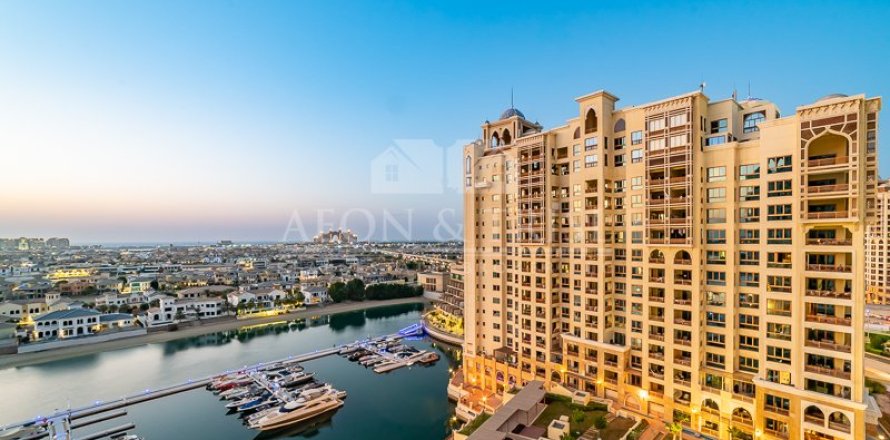 Apartment in Palm Jumeirah, Dubai 2 bedrooms, 165 sq.m. № 61372