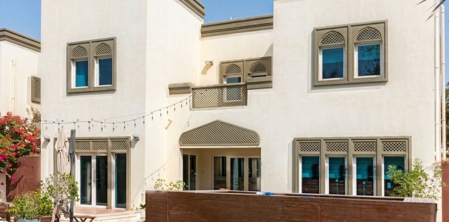 فيلا في Jumeirah Park, دبي 3 غرف نوم, 680 م² رقم 113551