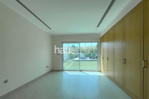 Villa in Legacy, Jumeirah Park, Dubai 4 bedrooms, 759 sq.m. № 44528 - photo 6
