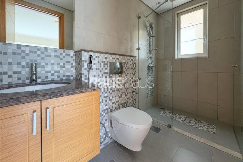 Villa in Legacy, Jumeirah Park, Dubai 4 bedrooms, 759 sq.m. № 44528 - photo 7