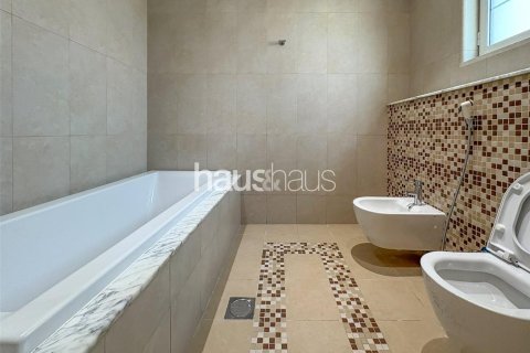 Villa in Legacy, Jumeirah Park, Dubai 4 bedrooms, 759 sq.m. № 44528 - photo 11