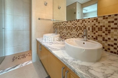 Villa in Legacy, Jumeirah Park, Dubai 4 bedrooms, 759 sq.m. № 44528 - photo 12