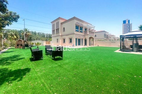 Villa à Jumeirah Village Triangle, Dubai, 2 chambres, 250 m², № 44530 - photo 1
