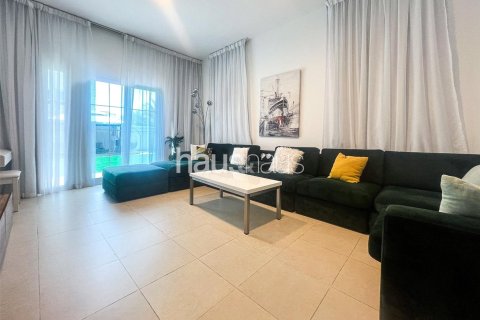 Villa à Jumeirah Village Triangle, Dubai, 2 chambres, 250 m², № 44530 - photo 3