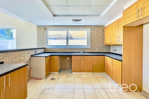 فيلا في Legacy, Jumeirah Park, دبي 4 غرف نوم, 386.2 م² رقم 119309 - صورة 5