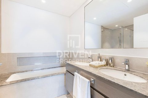 Apartment in Forte, Downtown Dubai (Downtown Burj Dubai), Dubai 3 bedrooms, 160 sq.m. № 86606 - photo 2