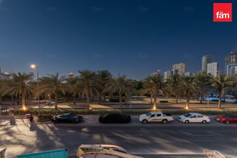 Townhouse in Dubai 4 bedrooms, 155 sq.m. № 71740 - photo 4