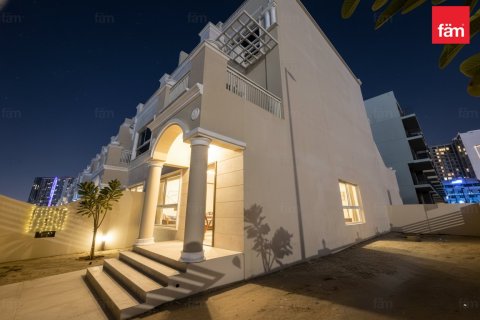 Townhouse in Dubai 4 bedrooms, 155 sq.m. № 71740 - photo 1