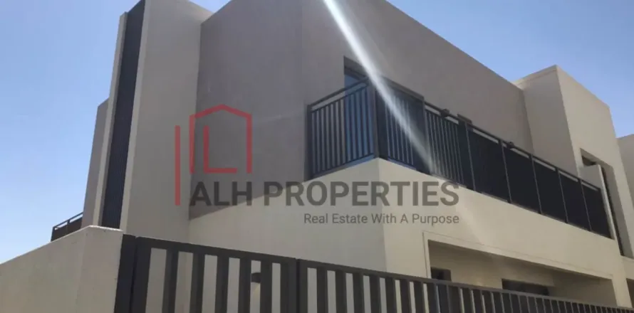 Villa in Dubai South (Dubai World Central), Dubai 3 bedrooms, 163 sq.m. № 92748