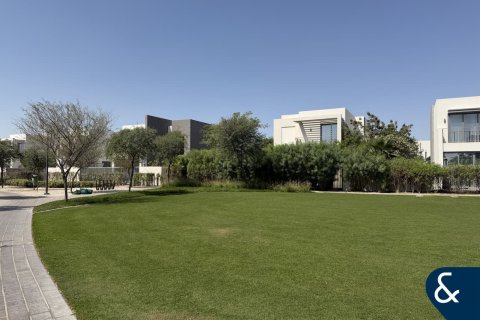 Villa in EMAAR South, Dubai South (Dubai World Central), Dubai 4 bedrooms, 395 sq.m. № 98503 - photo 20