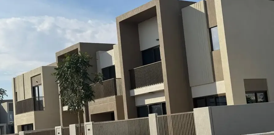 Adosado en Dubai, 4 dormitorios, 317.9 m², № 55912