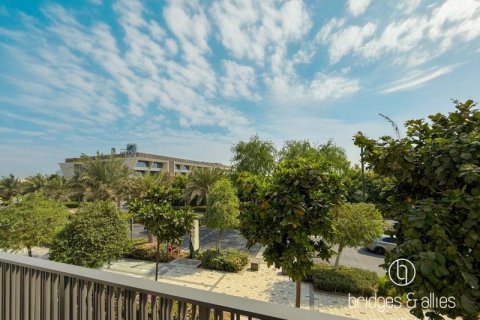 Villa en Dubai, 3 dormitorios, 140.4 m², № 77208 - foto 18