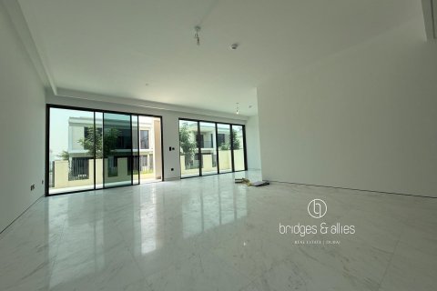 Villa en Dubai, 4 dormitorios, 432 m², № 77205 - foto 4