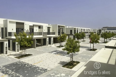 Villa en Dubai, 4 dormitorios, 143.8 m², № 77204 - foto 25