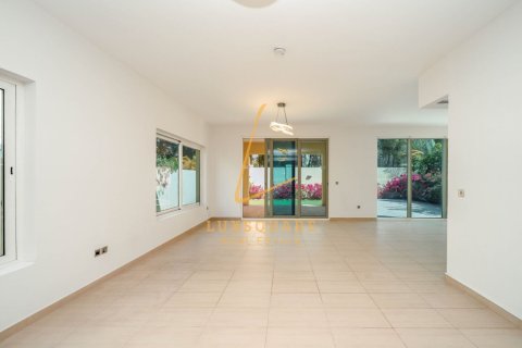 Villa en Jumeirah Park, Dubai, 4 dormitorios, 512 m², № 100620 - foto 4