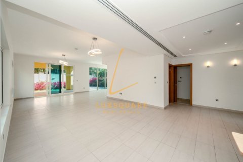 Villa en Jumeirah Park, Dubai, 4 dormitorios, 512 m², № 100620 - foto 2
