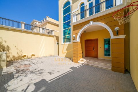 Villa en Jumeirah Park, Dubai, 4 dormitorios, 512 m², № 100620 - foto 17