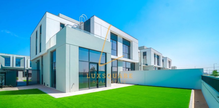 Villa en Al Furjan, Dubai, 4 dormitorios, 336 m², № 100624
