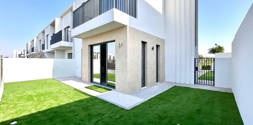 Вилла в Dubai South (Dubai World Central), Дубай, 4 спальни, 225.2м², № 120183