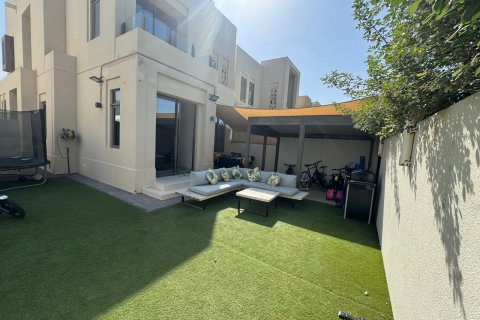 Townhouse in Mira Oasis 3, Reem, Dubai 3 bedrooms, 212.38 sq.m. № 120187 - photo 2