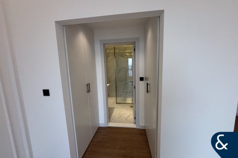 Apartment in Jumeirah Beach Residence, Dubai 2 bedrooms, 128 sq.m. № 99132 - photo 23