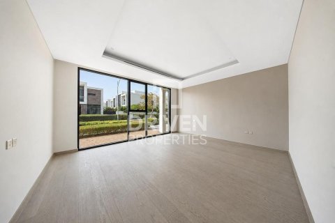 Villa en DAMAC Hills (Akoya by DAMAC), Dubai, 7 dormitorios, 787.35 m², № 125184 - foto 16