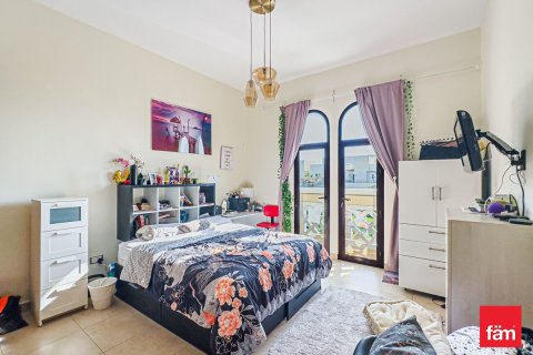 Купить таунхаус в Дубае: 4 спальни, 380.7м², № 118811 - фото 3