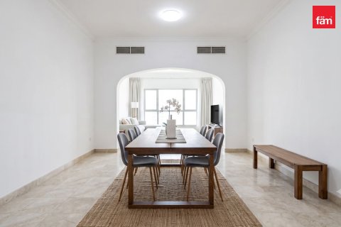 Villa à Dubai, 5 chambres, 561.1 m², № 118816 - photo 8