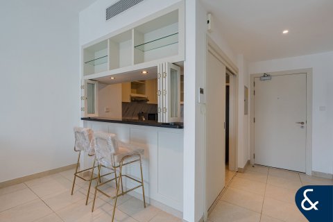 Apartamento en The Views, Dubai, 1 dormitorio, 77 m², № 98971 - foto 2