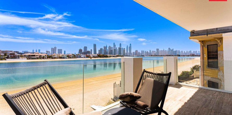 Villa in Palm Jumeirah, Dubai 4 bedrooms, 621.4 sq.m. № 114124