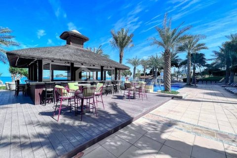 Купить квартиру в Shoreline Apartments, Пальма Джумейра, Дубай: 2 спальни, 147м², № 109788 - фото 10