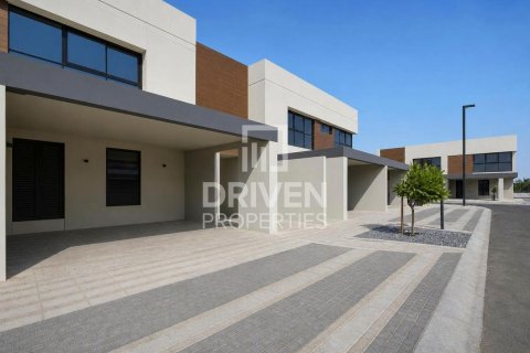 Townhouse in Dubai Land, Dubai 3 bedrooms, 232.63 sq.m. № 134252 - photo 5