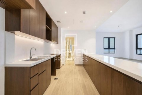 Снять в аренду квартиру в La Mer, Джумейра, Дубай: 3 спальни, 200.58м², № 134246 - фото 5