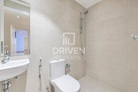 Снять в аренду квартиру в La Mer, Джумейра, Дубай: 3 спальни, 200.58м², № 134246 - фото 2