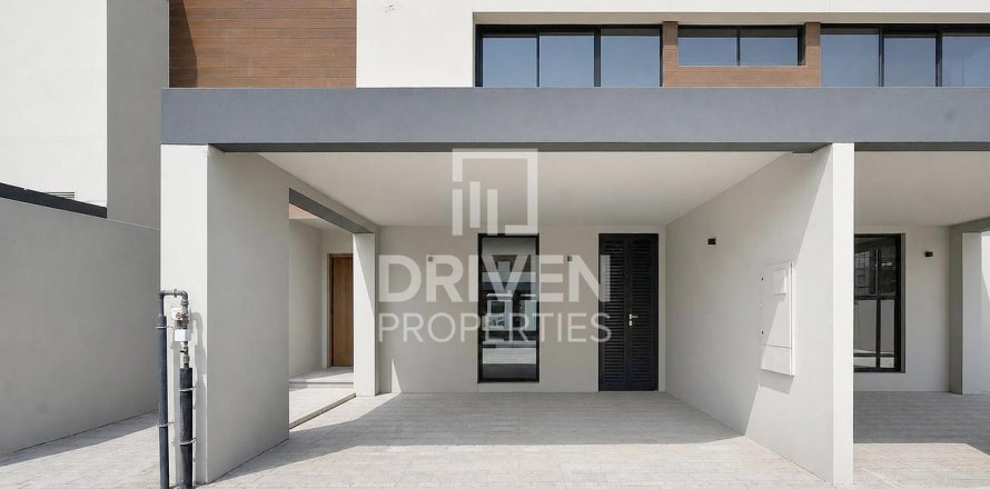 Townhouse in Dubai Land, Dubai 3 bedrooms, 232.63 sq.m. № 134250