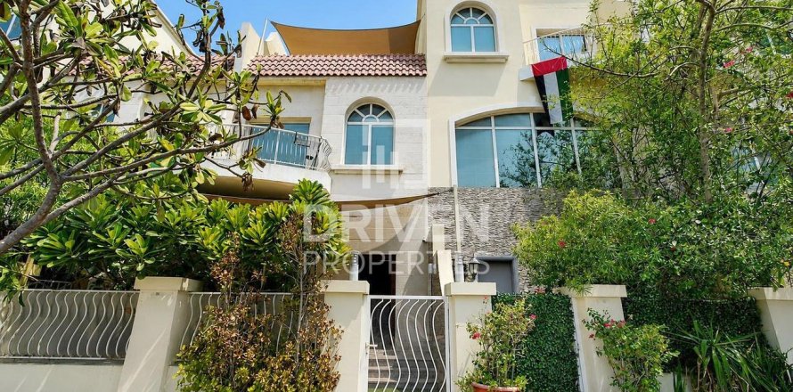 Townhouse in District 10, Jumeirah Village Circle, Dubai 4 bedrooms, 156.26 sq.m. № 134249
