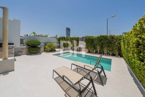 Villa in Palm Jumeirah, Dubai 5 bedrooms, 327 sq.m. № 21395 - photo 2