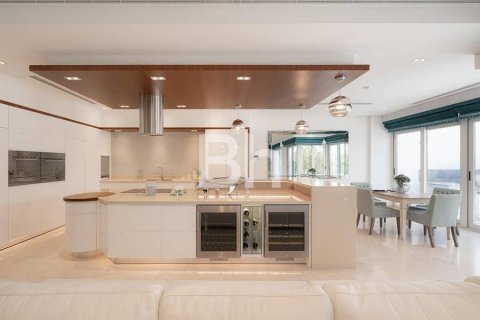 Villa in Palm Jumeirah, Dubai 5 bedrooms, 327 sq.m. № 21395 - photo 8