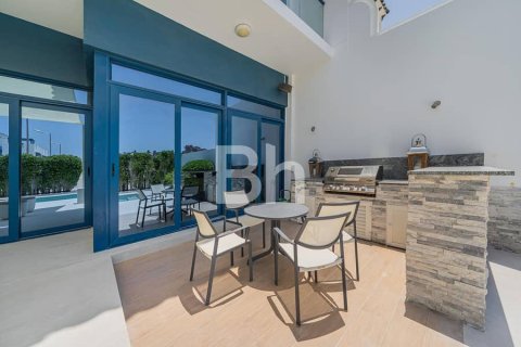 Villa in Palm Jumeirah, Dubai 5 bedrooms, 327 sq.m. № 21395 - photo 5