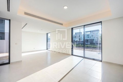 Купить виллу в Arabian Ranches 3, Дубай: 4 спальни, 432м², № 87065 - фото 3