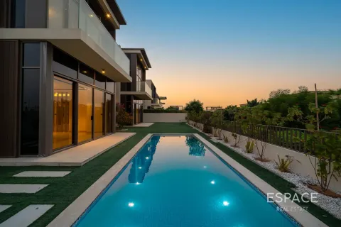 Villa in Dubai 5 bedrooms, 533 sq.m. № 72441 - photo 4