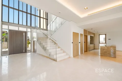 Villa in Dubai 5 bedrooms, 533 sq.m. № 72441 - photo 8