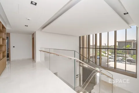 Villa in Dubai 5 bedrooms, 533 sq.m. № 72441 - photo 10