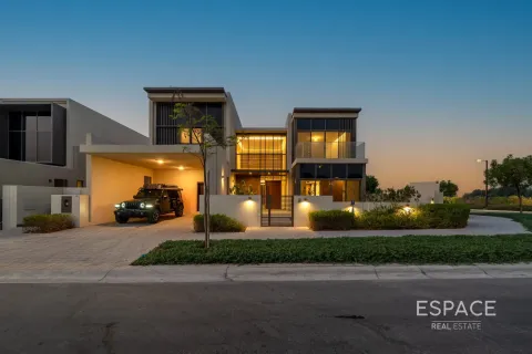 Villa in Dubai 5 bedrooms, 533 sq.m. № 72441 - photo 1