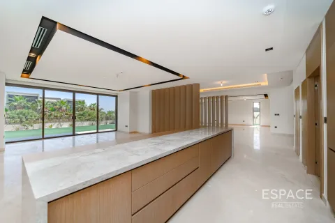 Villa in Dubai 5 bedrooms, 533 sq.m. № 72441 - photo 6