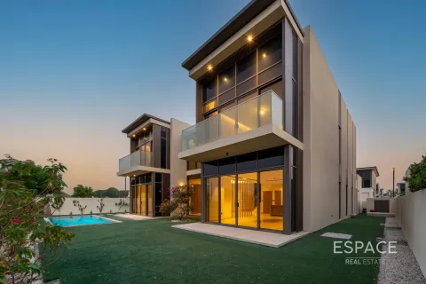 Villa in Dubai 5 bedrooms, 533 sq.m. № 72441 - photo 2