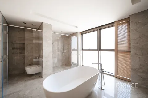 Villa in Dubai 5 bedrooms, 533 sq.m. № 72441 - photo 15