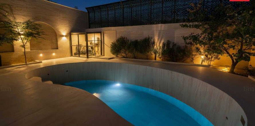 Villa à Umm Suqeim, Dubai, 4 chambres, 478.4 m², № 84266