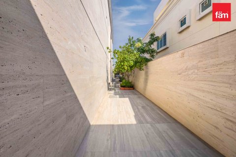 Villa en Umm Suqeim, Dubai, 4 dormitorios, 478.4 m², № 84266 - foto 27