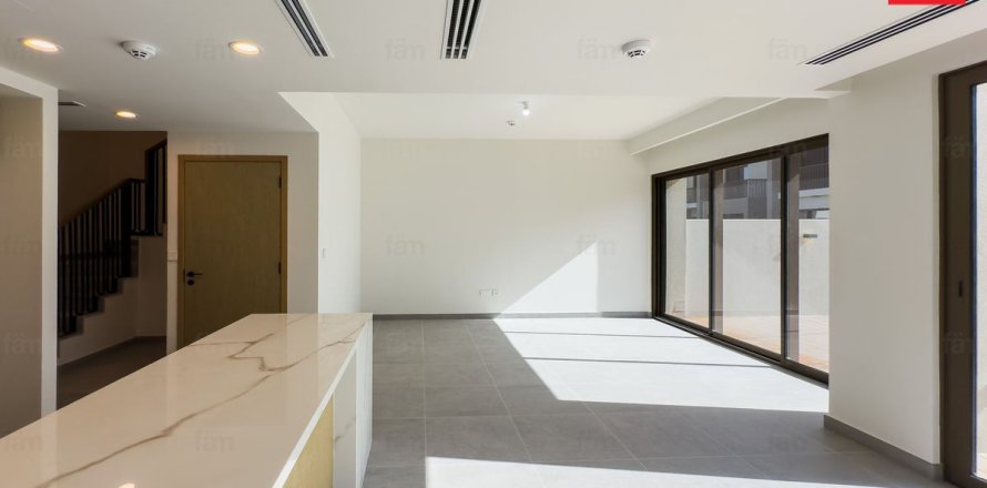 Maison de ville à Dubai, 4 chambres, 250.6 m², № 91758